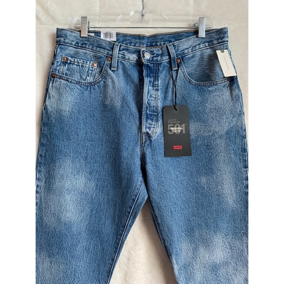 Levi’s 501 Cropped Jeans - Picture 6 of 16